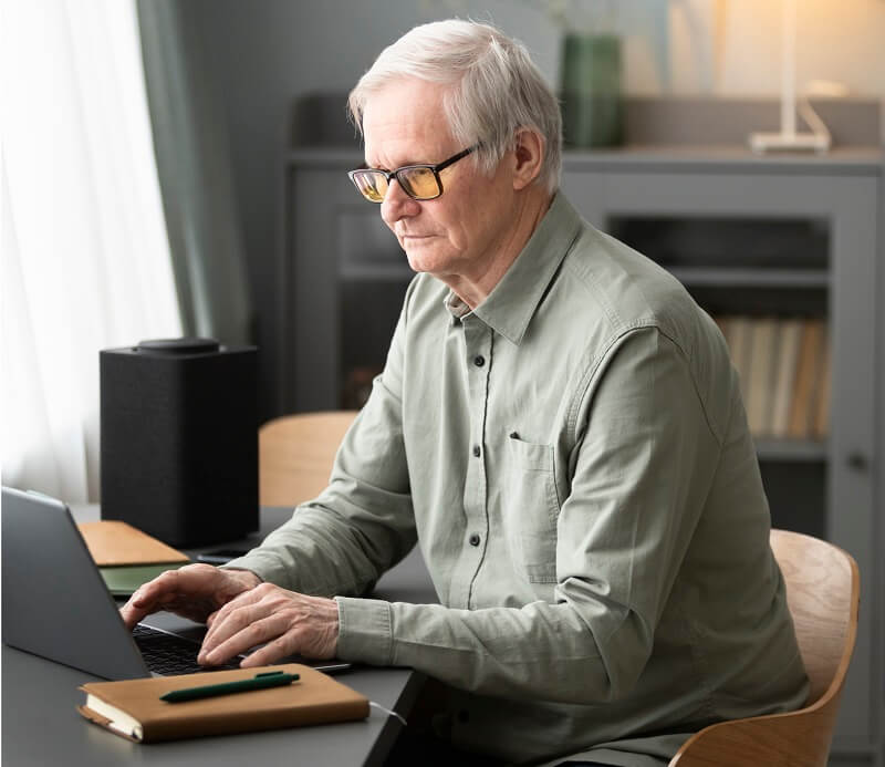 Helping Seniors Stay Secure Online: Tips to Avoid Scams and Hackers ...